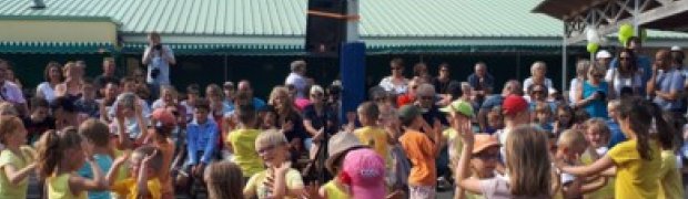 Jumelages et interventions scolaires:
Spectacle RPI Campeaux-La-Ferrière-Harang 29 juin 2018:
20180629_175542 du pied.jpg