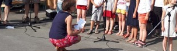 Jumelages et interventions scolaires:
Spectacle RPI Campeaux-La-Ferrière-Harang 29 juin 2018:
20180629_181559